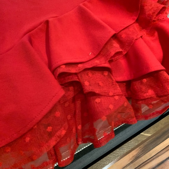 Ladies off the shoulder red dress - Picture 2 of 3